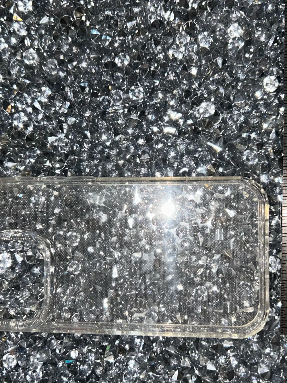 iPhone 15 pro Clear Glitter Phone Case - Unbranded